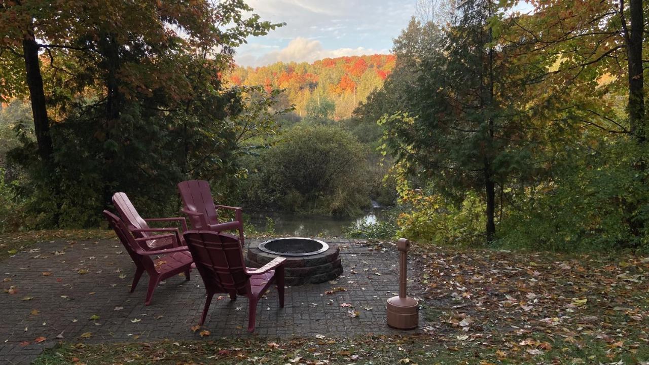 Betsie Riverside Resort Benzonia Esterno foto